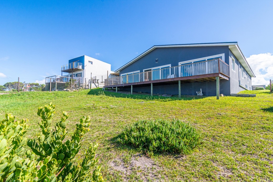 4 Bedroom Property for Sale in Pearly Beach Western Cape